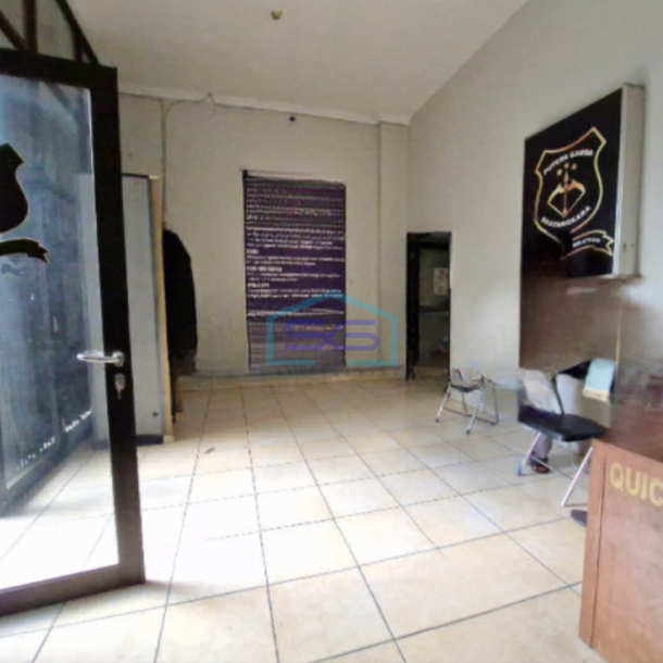 Dijual Ruko 3 Lantai Luas Tanah  216 m² Lokasi di Jakarta Selatan-3