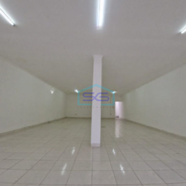 Disewakan Ruko Luas Tanah  200 m² Lokasi di Jakarta Selatan-3
