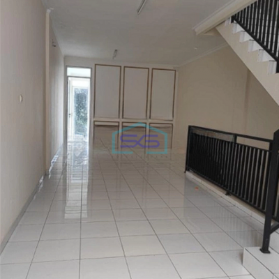 Disewakan Ruko Lokasi Strategis 2.5 Lantai Kemang Jakarta Selatan 3 Lantai