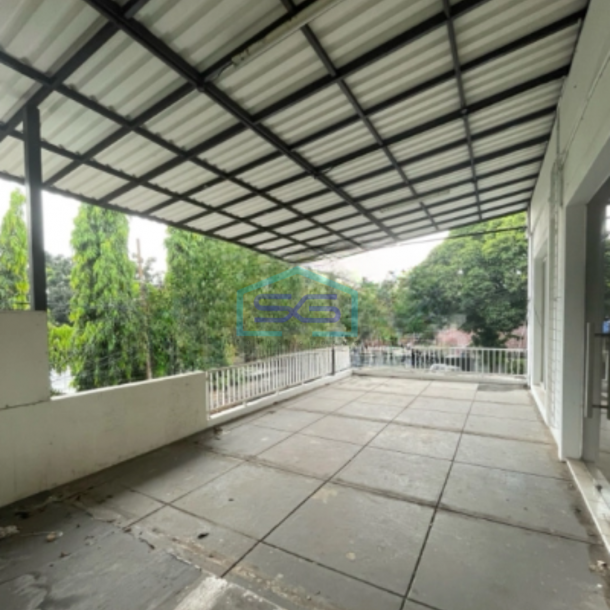 Disewakan Ruko 3 lantai di Area Bangka Kemang Luas Tanah 220 m²-2