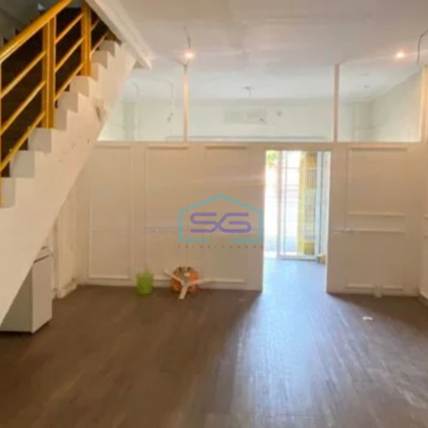 Disewakan Ruko 2.5 Lantai Rapi Siap Pakai Di Golden Vienna Bsd Tangerang Luas Bangunan  120 m²-1