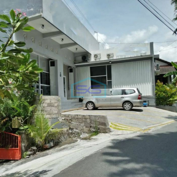 Dijual Ruko Murah Besar Cocok Kantor dekat Jalan Monjali & Tugu Jogja LB 600m2 Yogyakarta-1