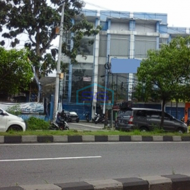 Disewakan Ruko Strategis Tepi Jalan Cocok Untuk Kantor Area Condongcatur Sleman Yogyakarta LB 250m2-1