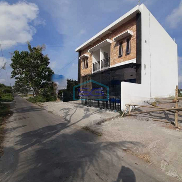Disewakan Ruko 2 Lantai Murah Tepi Jalan Cocok Kantor Dan Usaha Area Gamping Yogyakarta-1