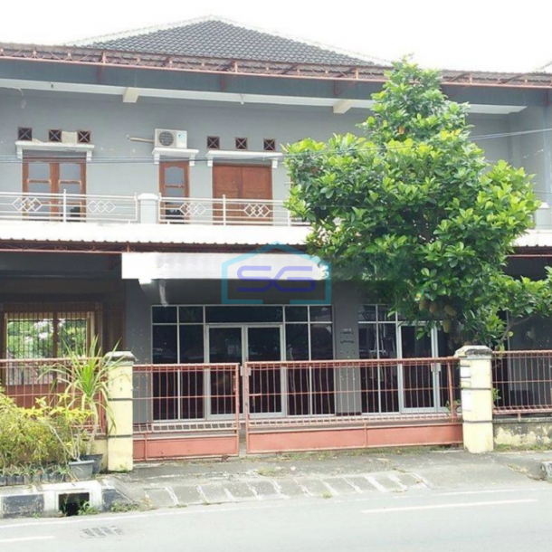 Disewakan Ruko Besar Tanah Luas Cocok Kantor LT 2000m2 Yogyakarta-1