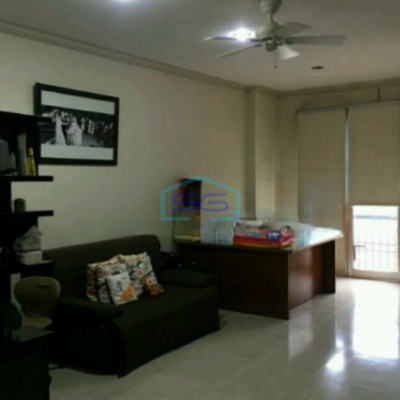 Dijual Ruko 2 Lantai Luas Bangunan  200 m² Lokasi Jakarta Barat