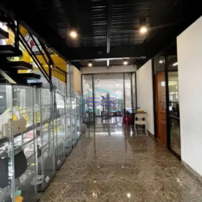 Dijual Kantor Luas Bangunan 900 m² Lokasi Bebas Banjir di Jakarta Barat