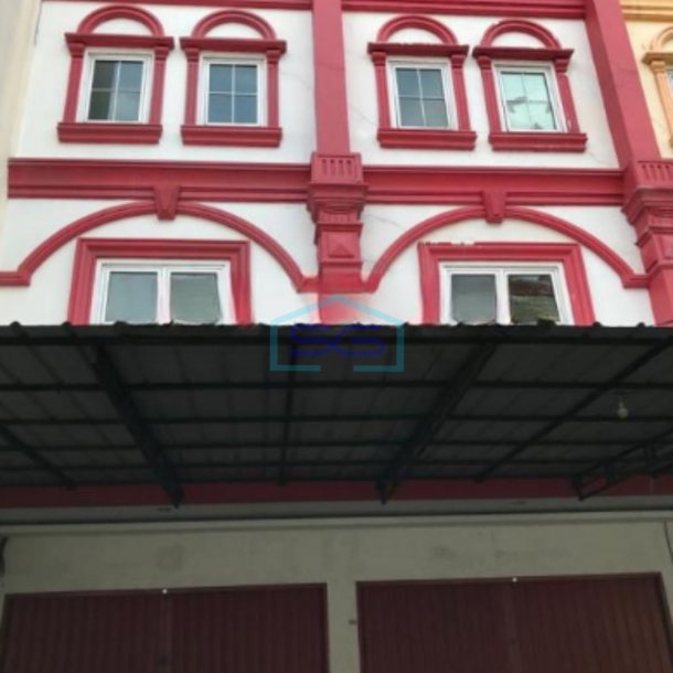 Dijual Ruko Luas Bangunan  300 m²  di Roxy Jakarta Pusat-1