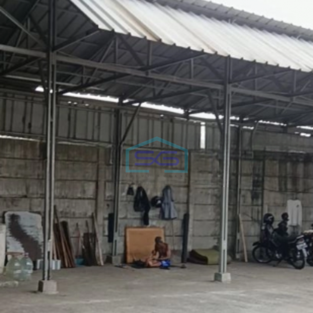 Disewakan Gudang Akses Container 40 Feet Luas Tanah  800 m² di Tangerang-2