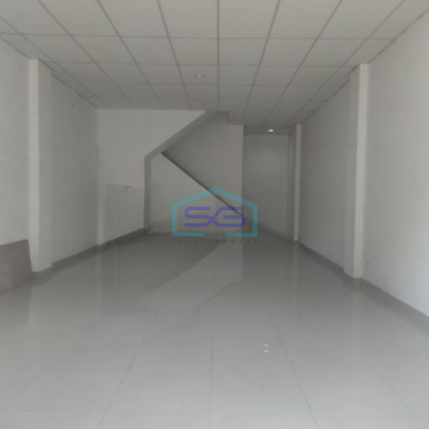 Disewakan Ruko 3 Lantai Luas Bangunan  200 m² di Tangerang-1