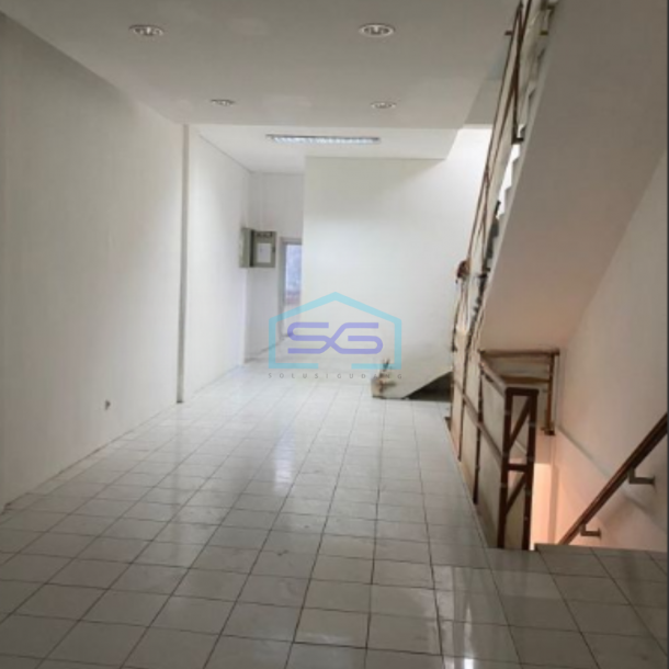 Disewakan Ruko 3 Lantai luas Bangunan 200 m² di Cimone Tangerang-2