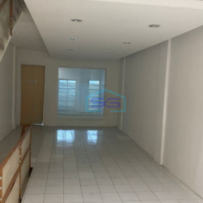 Disewakan Ruko 3 Lantai luas Bangunan 200 m² di Cimone Tangerang-1