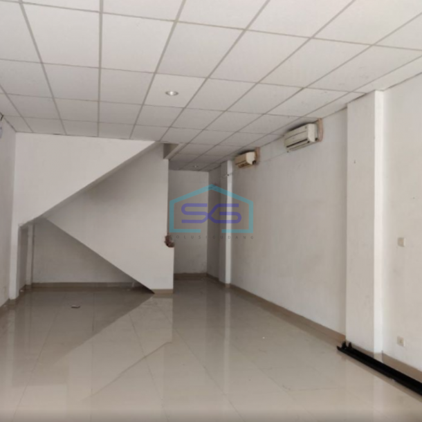 Disewakan Ruko 3 Lantai Luas Bangunan 120 m² di Tangerang-1