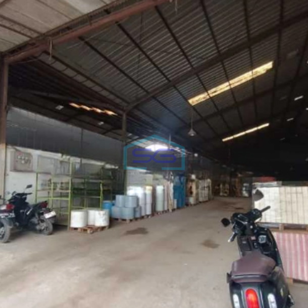 Disewakan Gudang Lokasi Bebas Banjir Luas Tanah  1600 m² di Tangerang-1