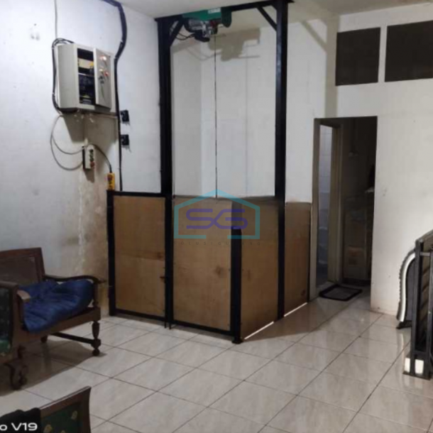 Dijual Ruko Lokasi Bebas Banjir Luas Bangunan 180 m² di Jelambar Jakarta Barat-4
