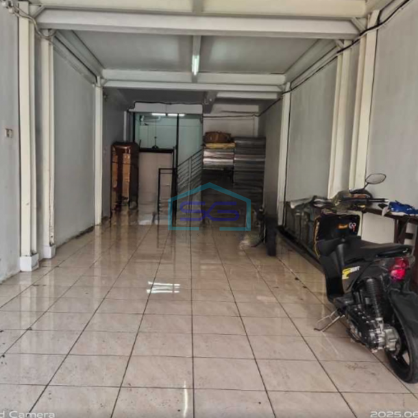 Dijual Ruko Lokasi Bebas Banjir Luas Bangunan 180 m² di Jelambar Jakarta Barat-2
