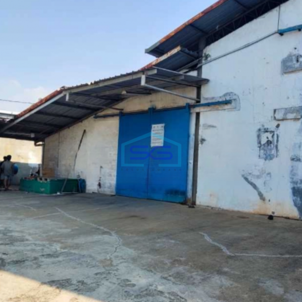 Dijual Gudang Ada Kantor Luas Bangunan 1500 m²  Lokasi Kapuk Kamal Jakarta Barat-1