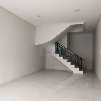 Dijual Ruko 3 Lantai Luas Bangunan  223 m²  Lokasi Bebas Banjir di Jelambar Jakarta Barat