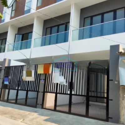 Dijual Ruko 3 Lantai Luas Bangunan  223 m²  Lokasi Bebas Banjir di Jelambar Jakarta Barat