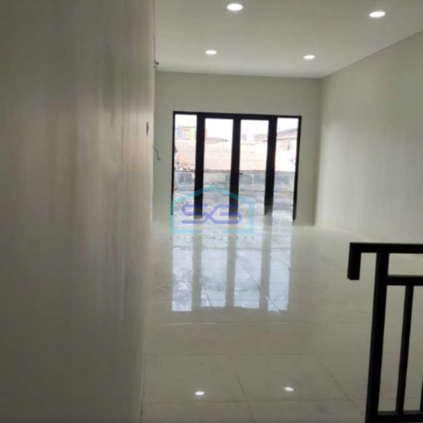 Dijual Ruko 3 Lantai Luas Bangunan  223 m²  Lokasi Bebas Banjir di Jelambar Jakarta Barat-2