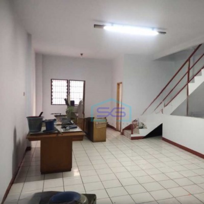 Dijual Ruko Siap Huni Lokasi Bebas Banjir di Jkaarta Barat Luas Tanah  670 m²