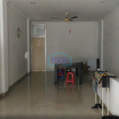 Disewakan Ruko Luas Tanah  670 m² Lokasi Bebas Banjir di Jakarta Barat