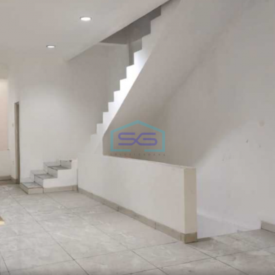 Disewakan Ruko Luas Tanah  670 m² Lokasi Bebas Banjir di Jakarta Barat