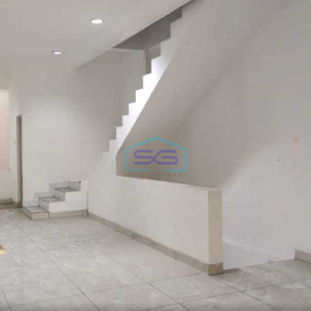 Disewakan Ruko Luas Tanah  670 m² Lokasi Bebas Banjir di Jakarta Barat-2