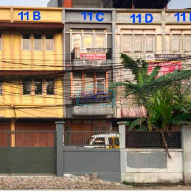 Disewakan Ruko Luas Tanah  670 m² Lokasi Bebas Banjir di Jakarta Barat-1