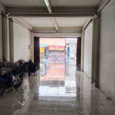 Disewakan Ruko 3 Lantai Luas Bangunan 180 m² Lokasi Bebas Bajir di Jelambar Jakarta Barat