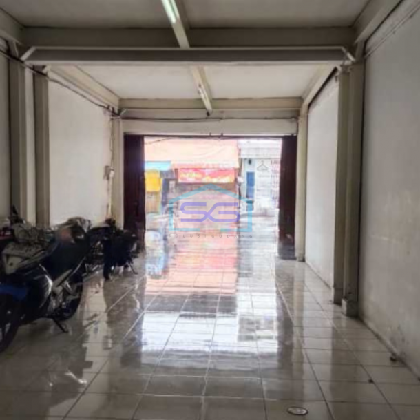 Disewakan Ruko 3 Lantai Luas Bangunan 180 m² Lokasi Bebas Bajir di Jelambar Jakarta Barat-3