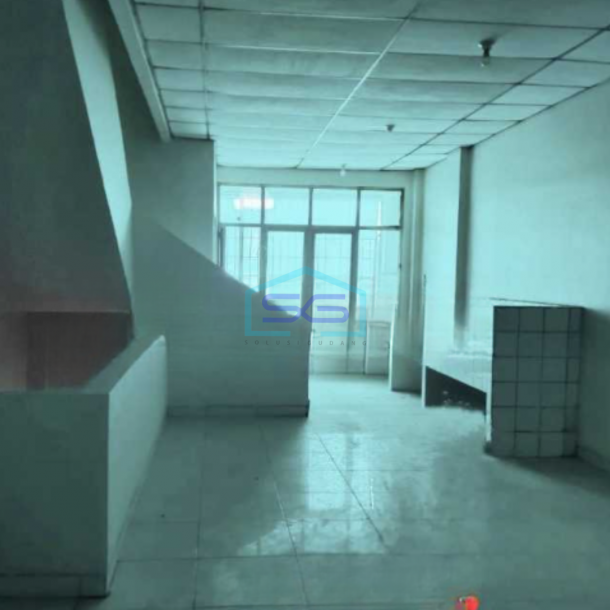 Disewakan Ruko 3 Lantai Luas Tanah 175 m²  Lokasi Bebas Banjir di Jakarta Barat-1