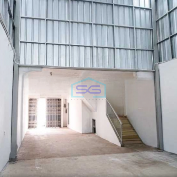 Dijual Gudang Siap Huni Lokasi Bebas Banjir Luas Tanah 500 m²  di Jakarta Barat-3