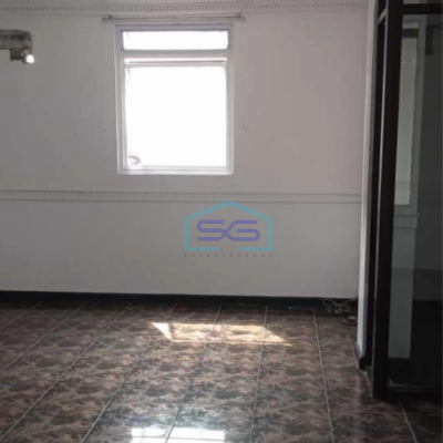 Dijual Kantor Lokasi Strategis Luas Bangunan  1300 m² di Daan Mogot Jakarta Barat