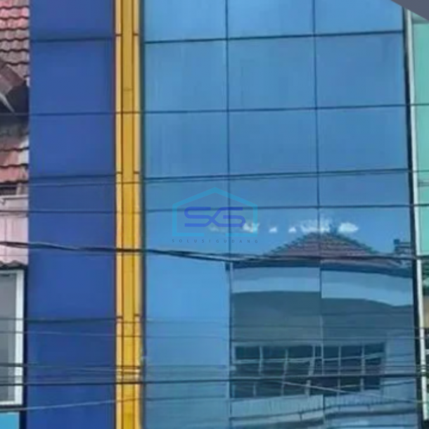 Disewakan Ruko 3,5 Lantai di Jalan Raya Taman Ratu Jakarta Barat LB 250m2-1