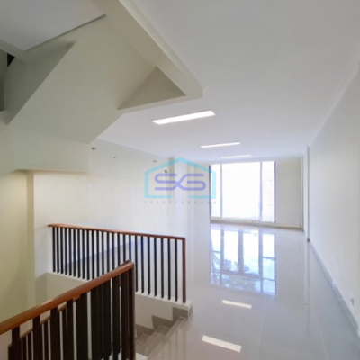 Dijual Ruko Hadap Jalan di Gading Serpong Tangerang Luas Bangunan 188 m²