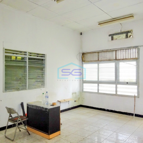 Disewakan Gudang Luas Bangunan  600 m² Lokasi Strategis di Meruya Jakarta Barat-1