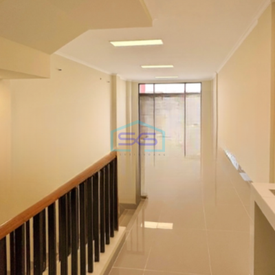 Disewakan Ruko Bebas Banjir di Gading Serpong Tangerang Luas Bangunan  326 m²