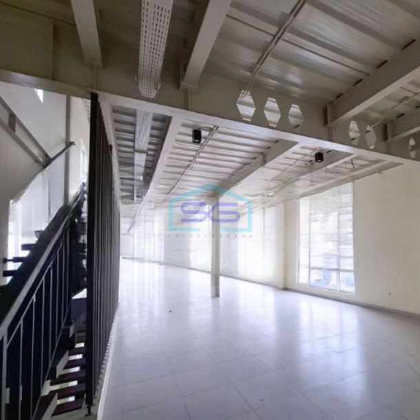 Disewakan Ruko Baru Luas Bangunan  576 m² di Serpong Tangerang Selatan-1