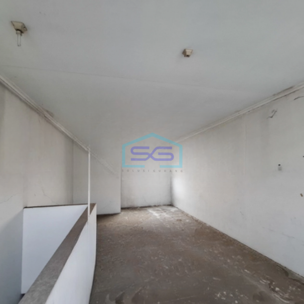 Dijual Ruko Hadap Jalan di Duri Kosambi Jakarta Barat Luas Bangunan  350 m²-1