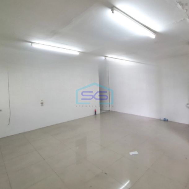 Disewakan Gudang Ada Kantor Lokasi Bebas Banjir di BSD Tangerang Luas Bangunan  500 m²-2