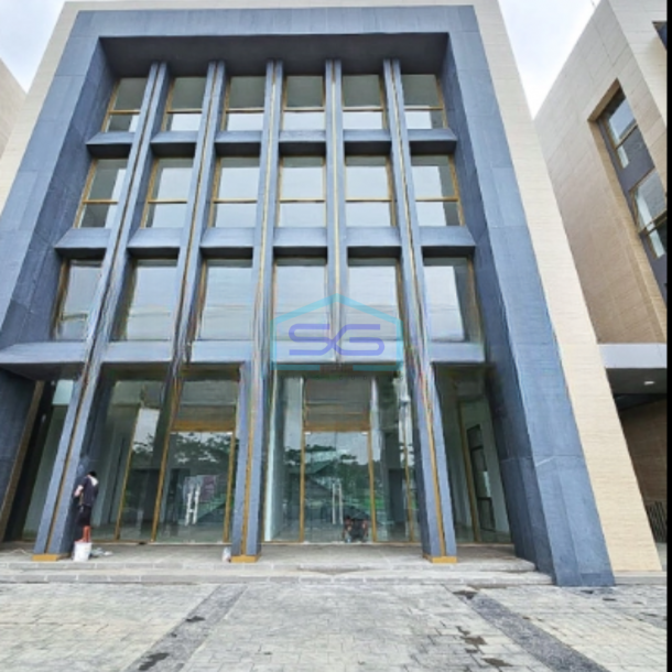Disewakan Ruko Luas Bangunan  596 m² di BSD Tangerang-3
