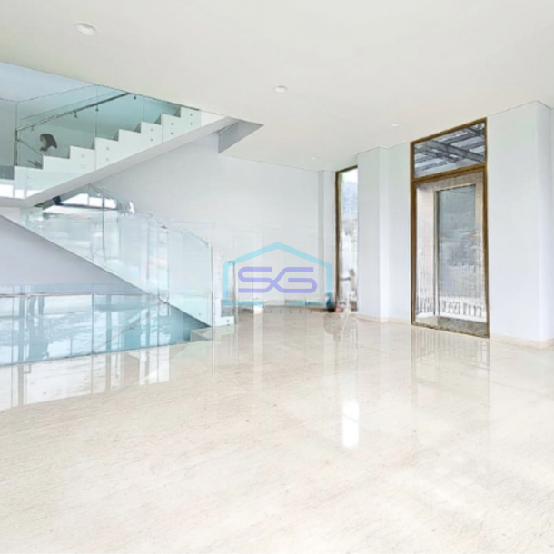 Disewakan Ruko Luas Bangunan  596 m² di BSD Tangerang-2