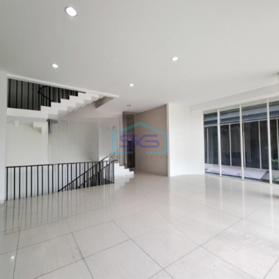 Disewakan Ruko Luas Bangunan  733 m² di BSD City Tangerang Siap Pakai