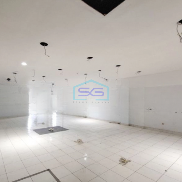 Disewakan Ruko 3 Lantai Luas Bangunan 600 m² di BSD City Tangerang-3