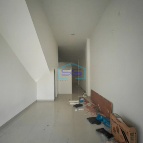 Dijual Ruko 3 Lantai Luas Bangunan  219 m² di Pantai Indah Kapuk Jakarta Utara-2