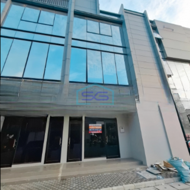 Dijual Ruko 3 Lantai Luas Bangunan  219 m² di Pantai Indah Kapuk Jakarta Utara-1
