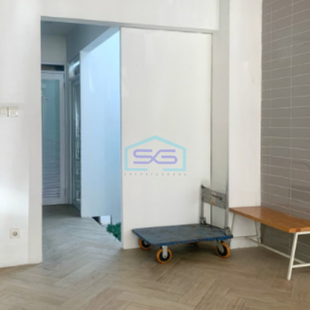 Dijual Ruko 3 Lantai Luas Tanah 171 m² Lokasi Bebas Banjir di Gading Serpong Tangerang-4