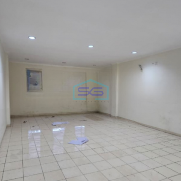 Disewakan Ruko Siap Pakai Bebas Banjir Luas Bangunan  237 m² di Alam Sutera Tangerang-4