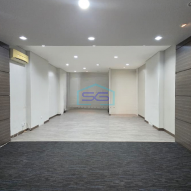 Disewakan Ruko Siap Pakai Bebas Banjir Luas Bangunan  237 m² di Alam Sutera Tangerang-2